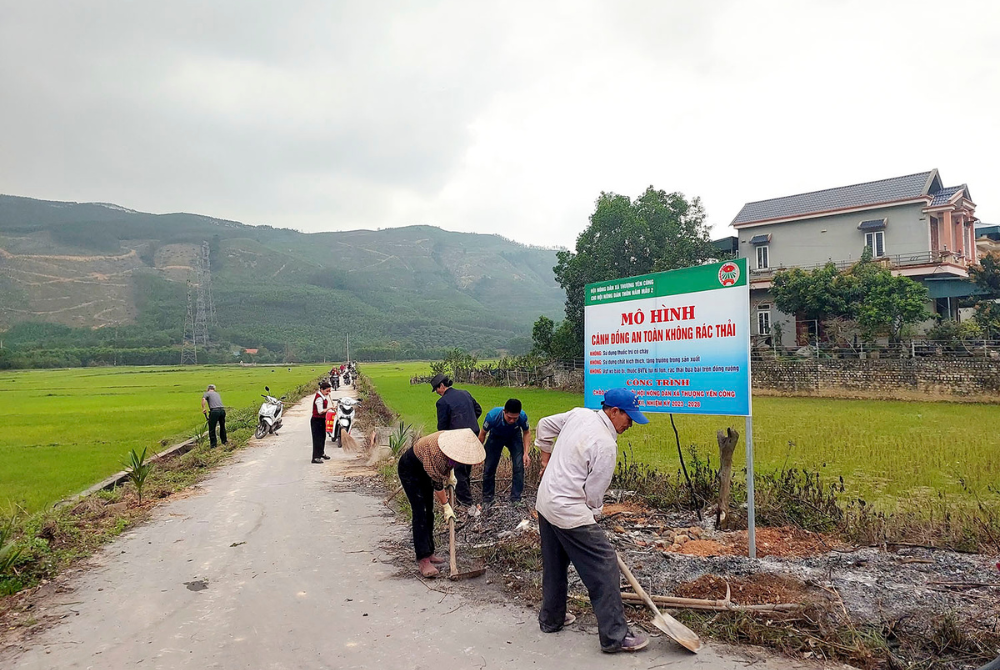 Hội Nông dân xã Thượng Yên Công ra mắt mô hình cánh đồng an toàn không rác thải!