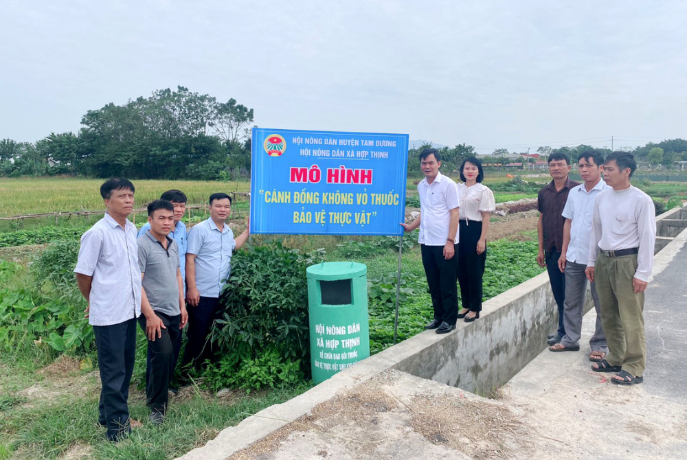 Hội Nông dân xã Hợp Thịnh ra mắt mô hình “Cánh đồng không vỏ thuốc bảo vệ thực vật”!