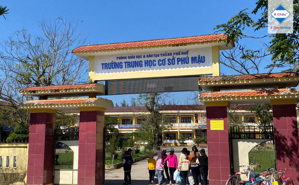 phân loại rác tại trường học