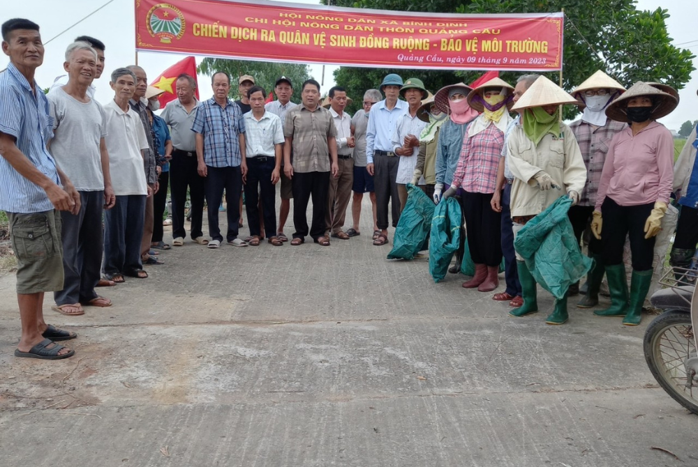 Bắc Ninh: HND xã Bình Định phát động ra quân vệ sinh đồng ruộng!