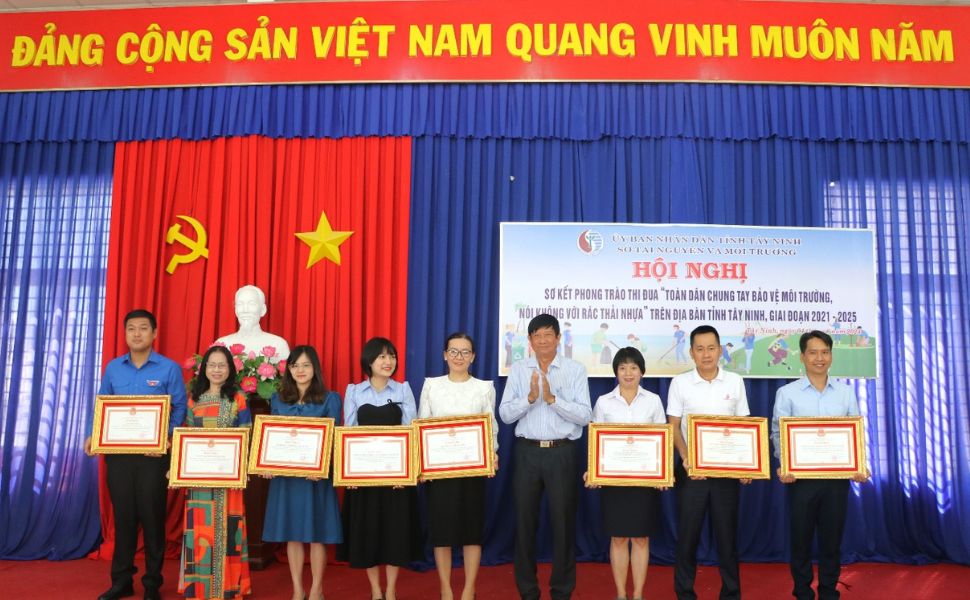 Xây dựng thói quen không rác thải nhựa