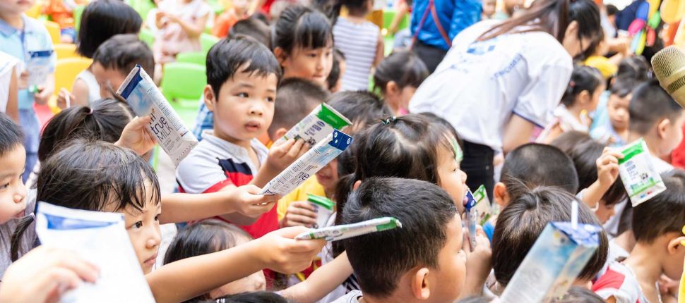 Một giây hành động, bảo vệ môi trường -  Cùng tham gia hoạt động tái chế vỏ hộp sữa!