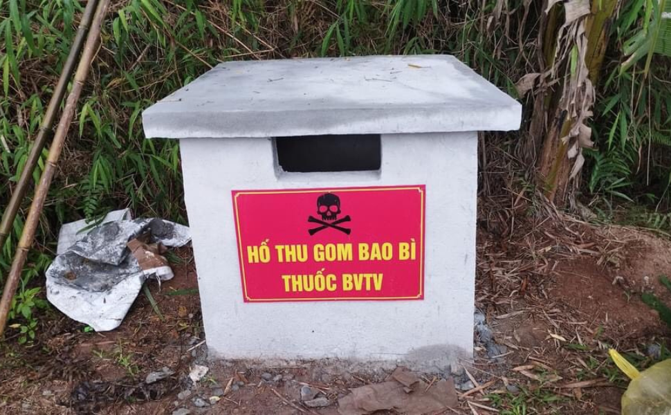 Phát động thu gom vỏ bao, gói thuốc bảo vệ thực vật tại xã Vi Hương!