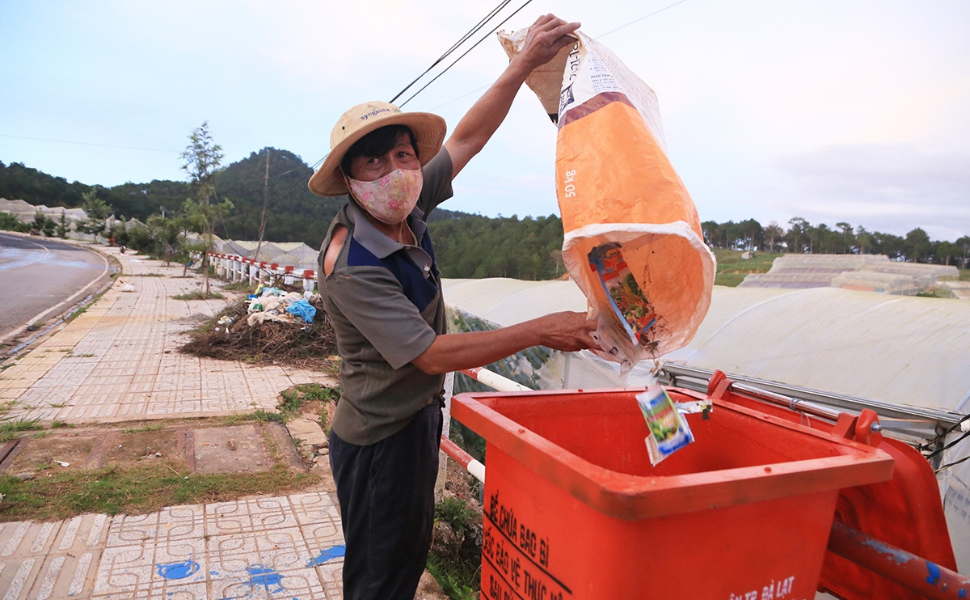 Đề phòng hiểm họa từ bao bì thuốc bảo vệ thực vật!