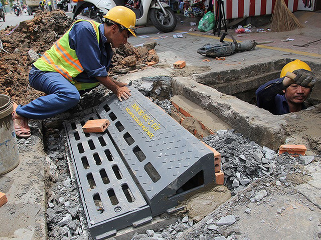 TP.HCM sắp thay đại trà hố ga thông minh