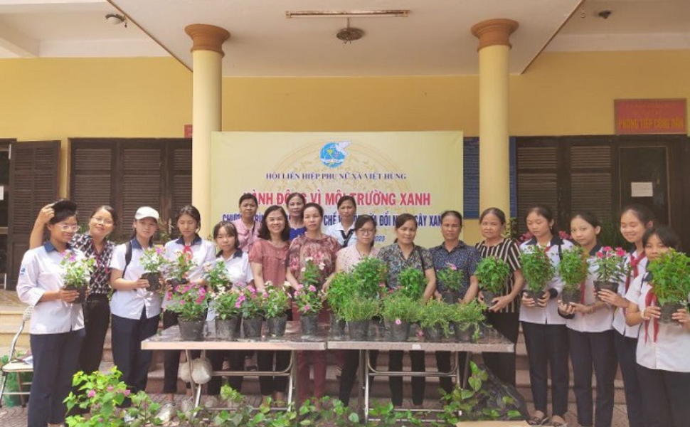 Phát động chương trình 'Thu gom, tái chế vỏ hộp sữa đổi nhận cây xanh' tại xã Việt Hùng!