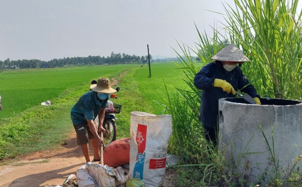 Hoài Hảo phát huy mô hình “Thu gom vỏ thuốc BVTV ngoài đồng ruộng”!