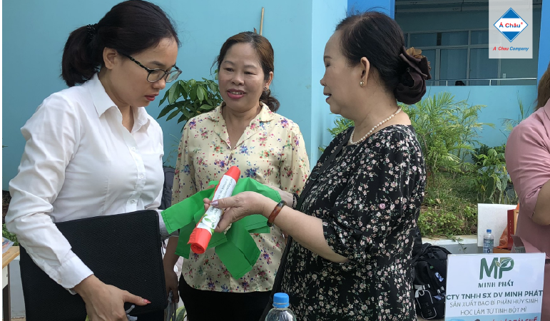 Phân loại rác tại nguồn: sôi nổi “Đổi rác lấy quà” và Phiên chợ Xanh trên địa bàn Quận 10